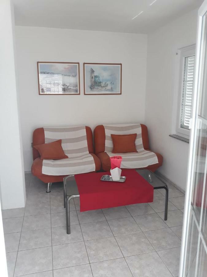 Apartman Grospic Cesarica Exterior photo
