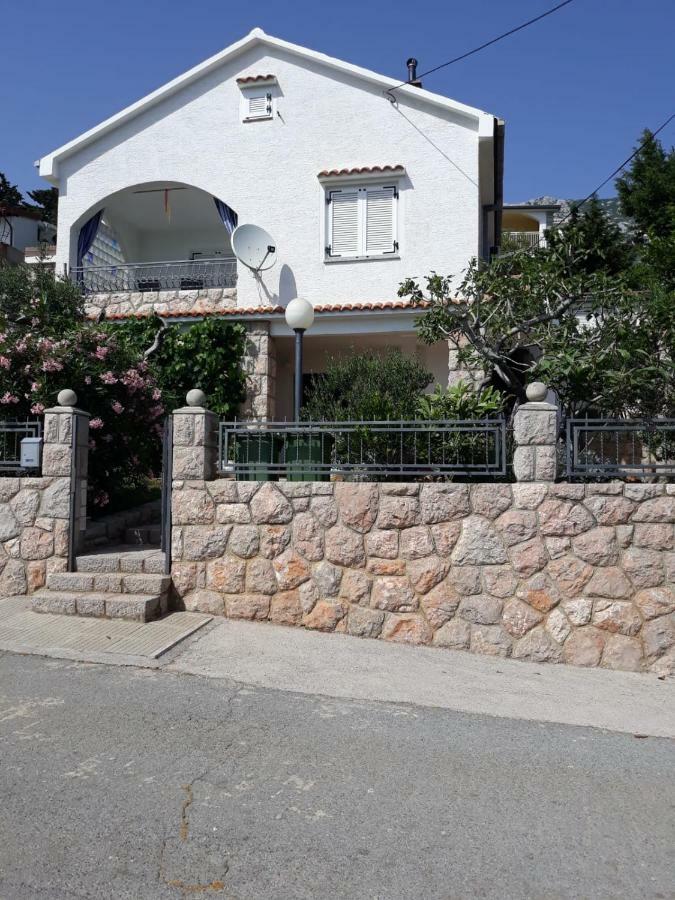 Apartman Grospic Cesarica Exterior photo